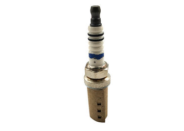 Bougie d'allumage standard de voiture 09146367 pour le GM Cpativa C230 C350 E350 SLK350 C200 E200 de Chevrolet